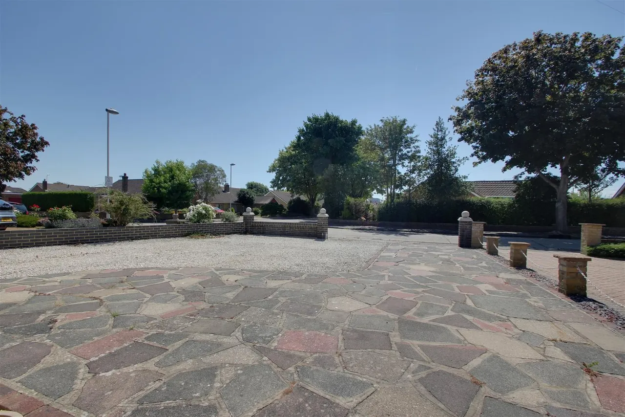 Windermere Crescent, Goring-By-Sea, Worthing, photo 16