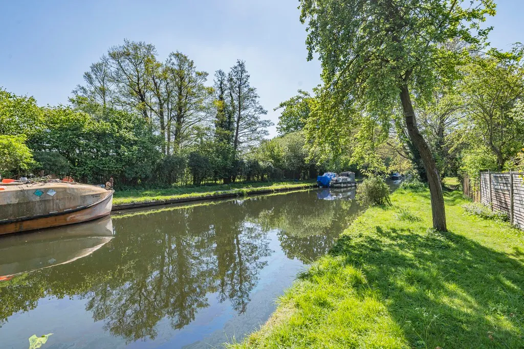 Lime Walk, Denham, photo 2
