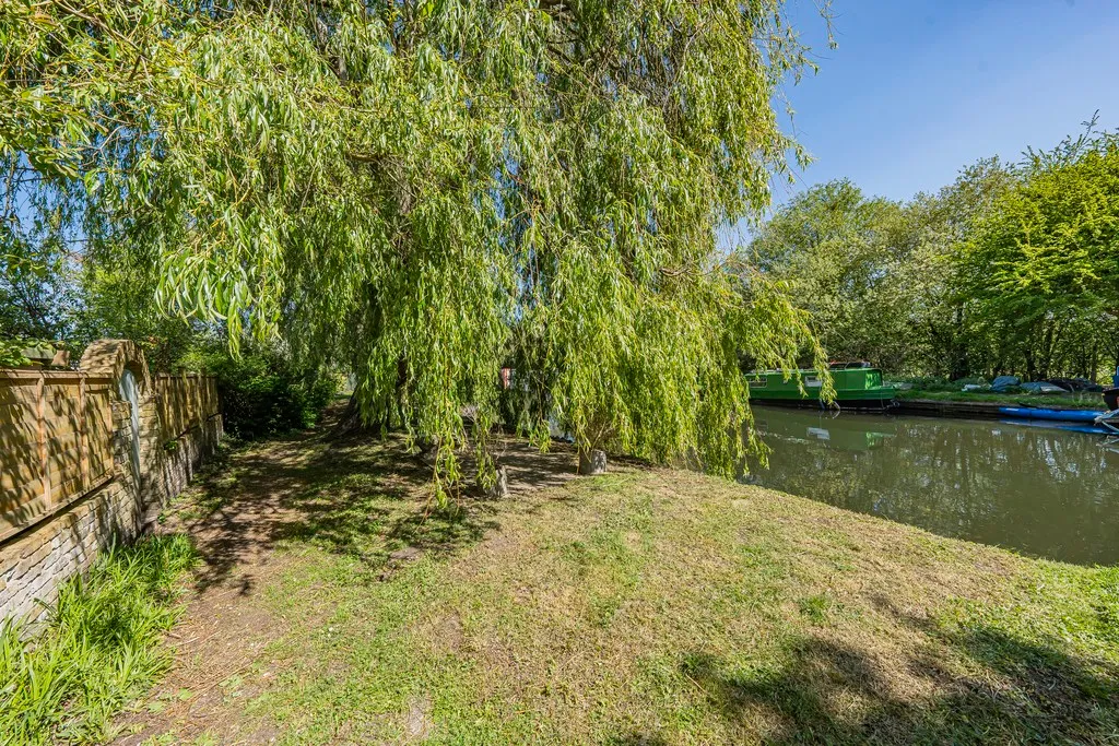 Lime Walk, Denham, photo 13