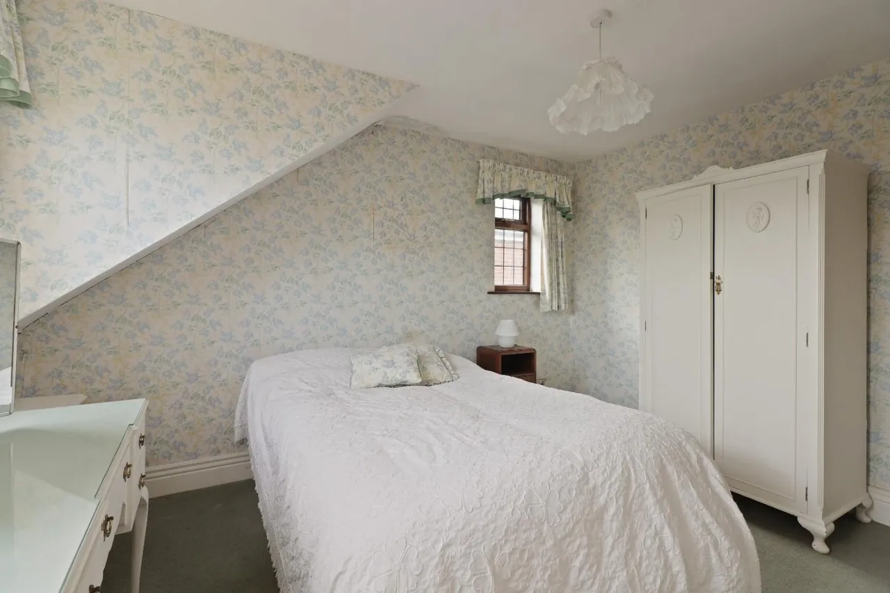 Backmoor Crescent, Sheffield, S8, photo 32
