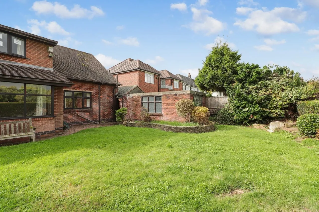 Backmoor Crescent, Sheffield, S8, photo 37