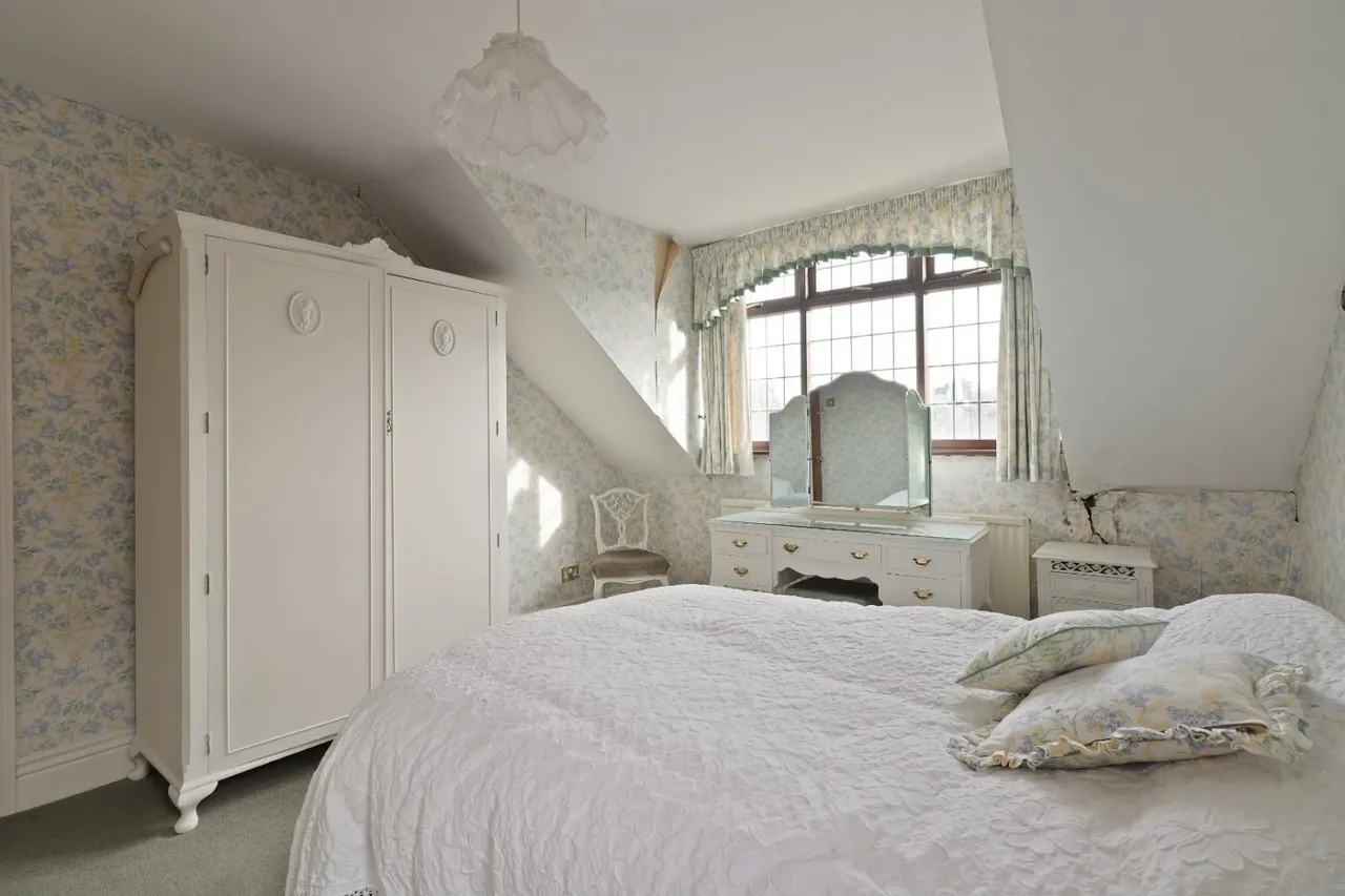 Backmoor Crescent, Sheffield, S8, photo 33