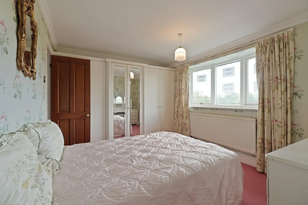 Backmoor Crescent, Sheffield, S8, photo 25