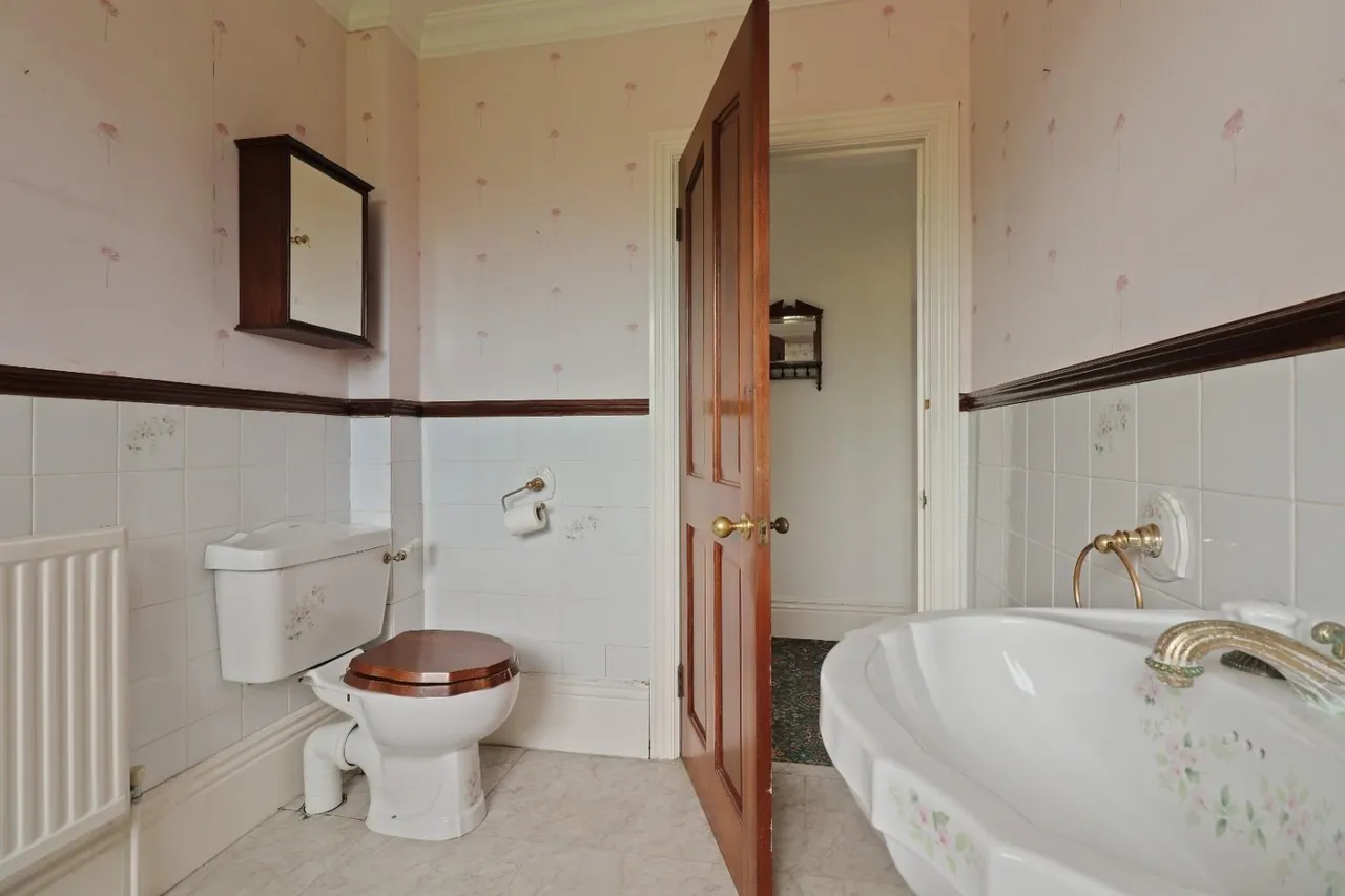 Backmoor Crescent, Sheffield, S8, photo 5