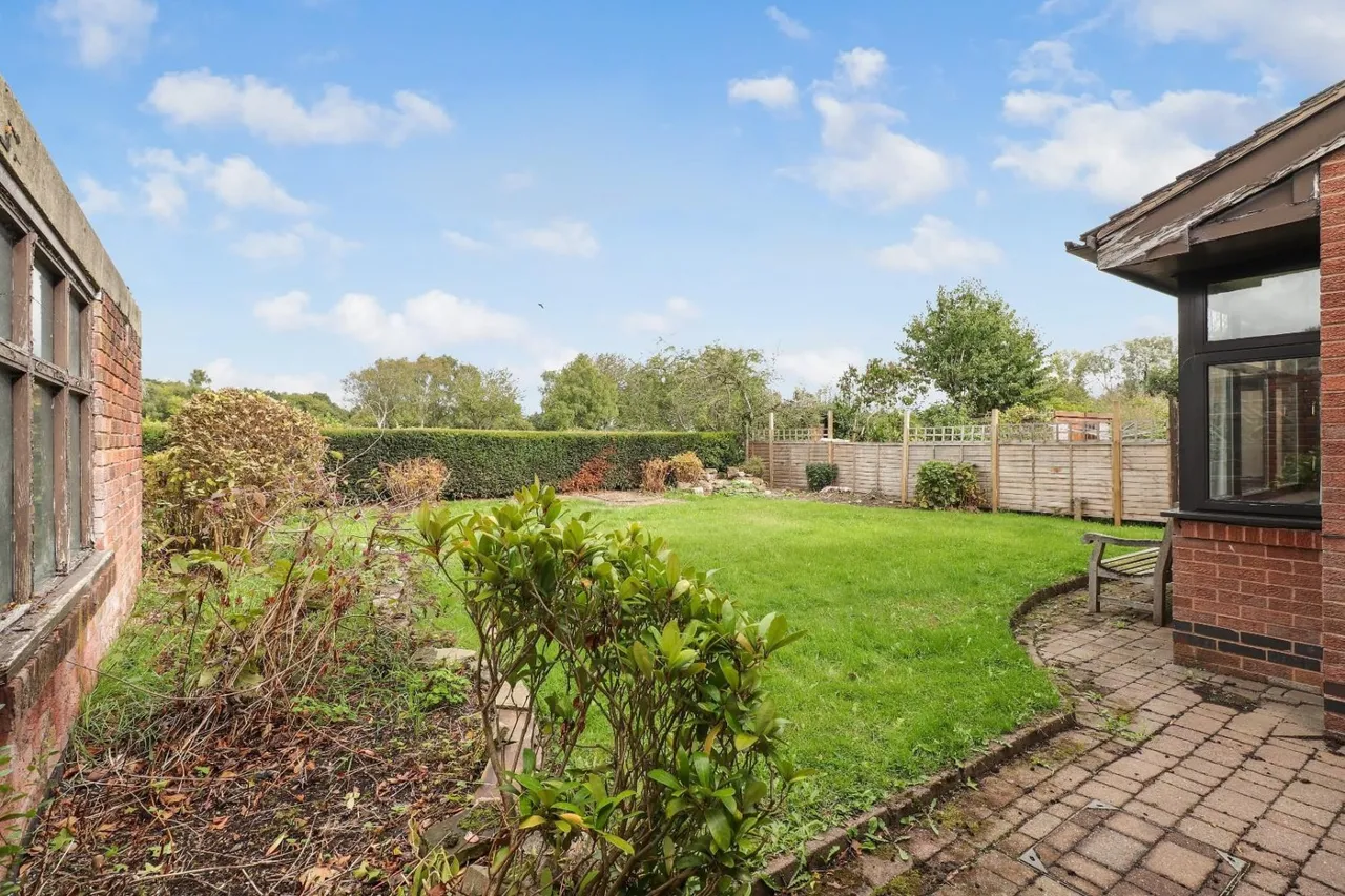 Backmoor Crescent, Sheffield, S8, photo 34