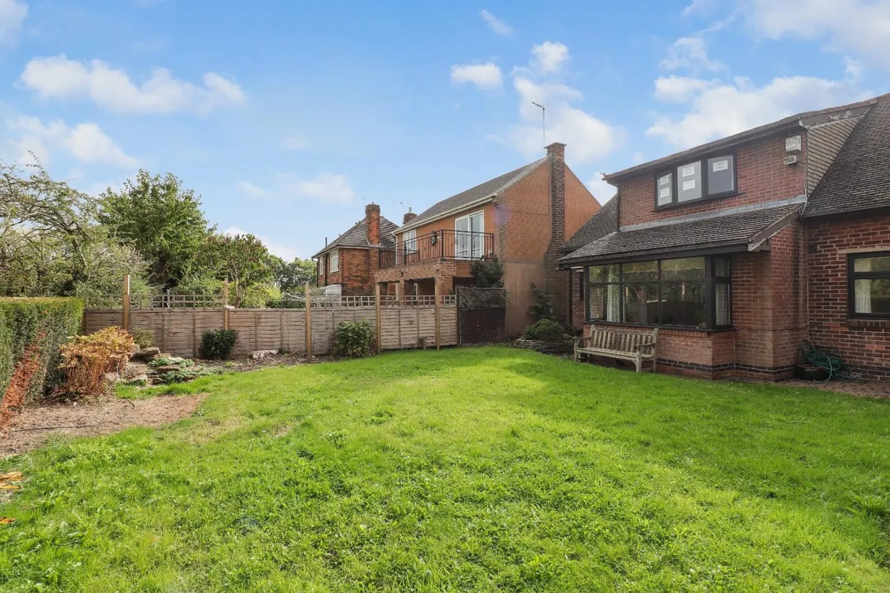 Backmoor Crescent, Sheffield, S8, photo 38