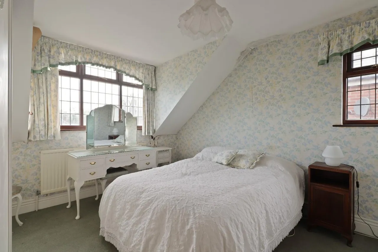 Backmoor Crescent, Sheffield, S8, photo 26