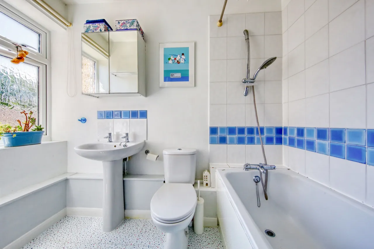 Fairfax Road, Teddington, TW11 9BT, photo 4