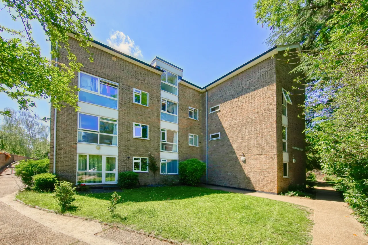 1 bed flat for sale — Fairfax Road, Teddington, TW11 9BT