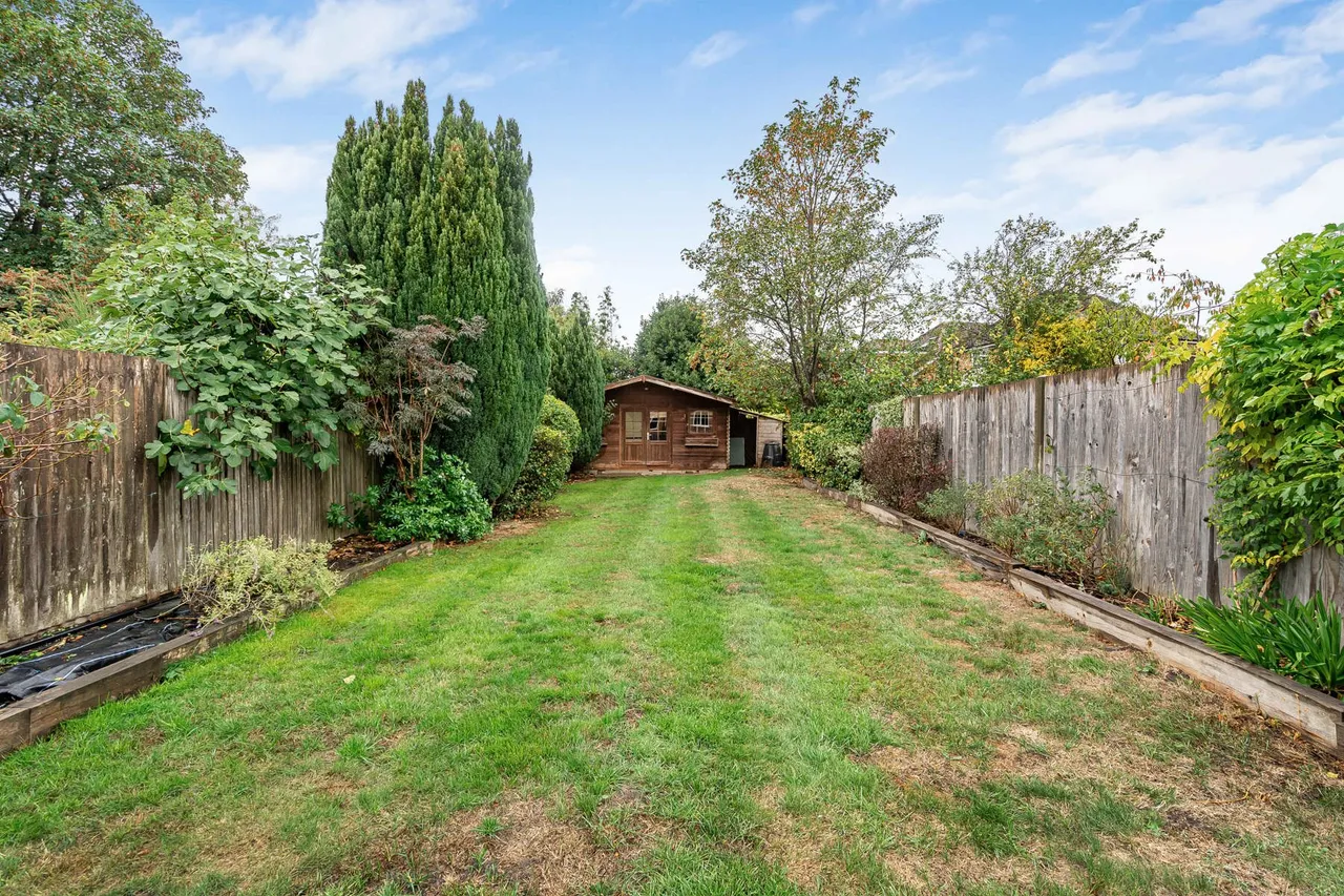 Silo Road, Farncombe, GU7, photo 19