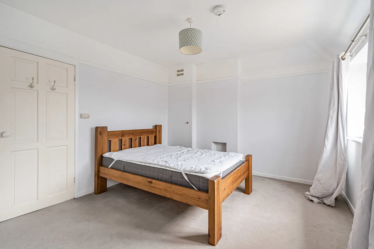 Silo Road, Farncombe, GU7, photo 13