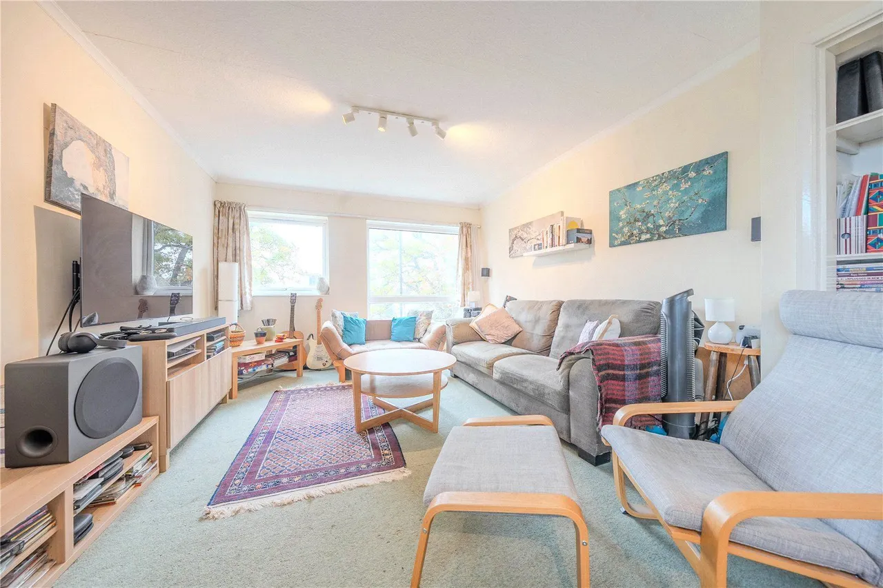 Bedford Court, Oakwood, LS8, photo 3