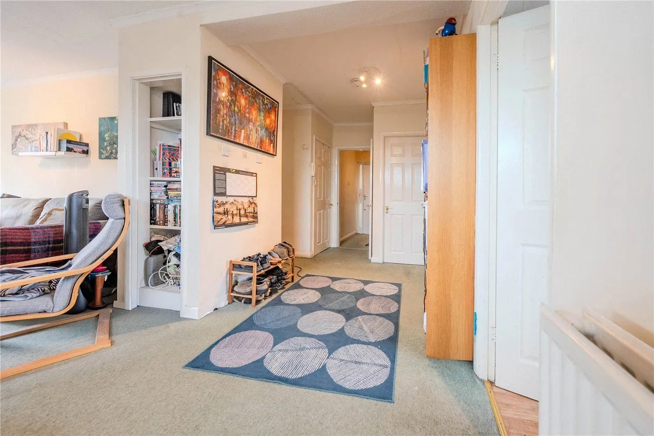 Bedford Court, Oakwood, LS8, photo 4