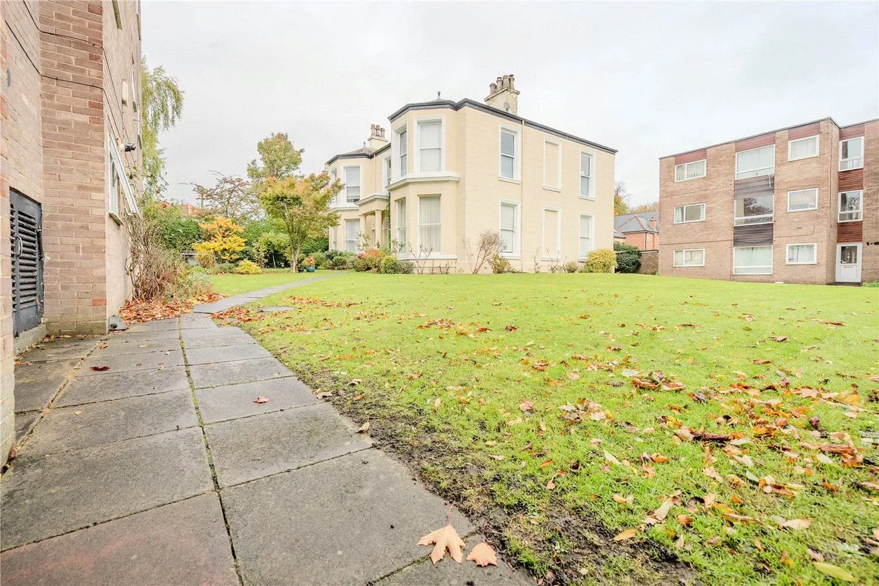 Bedford Court, Oakwood, LS8, photo 10