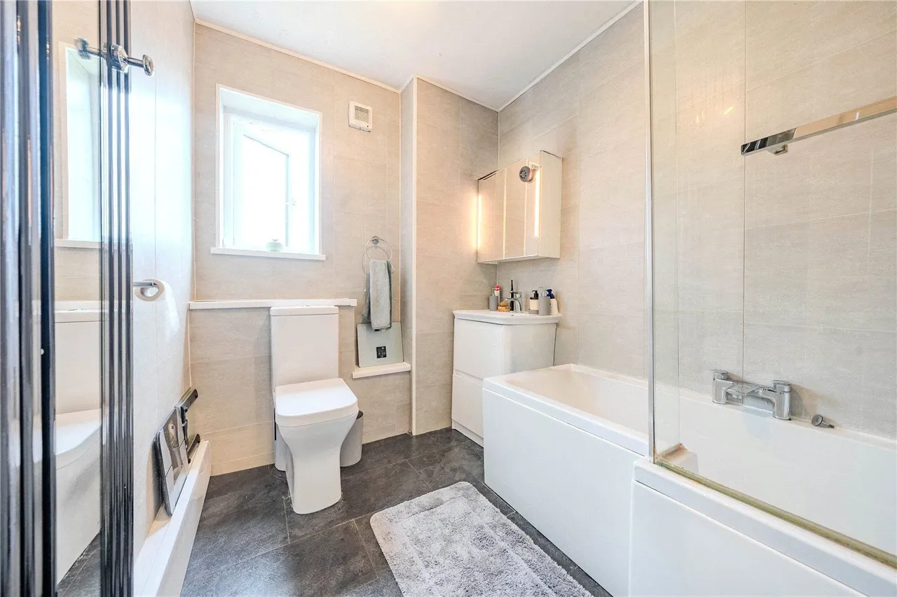 Bedford Court, Oakwood, LS8, photo 7