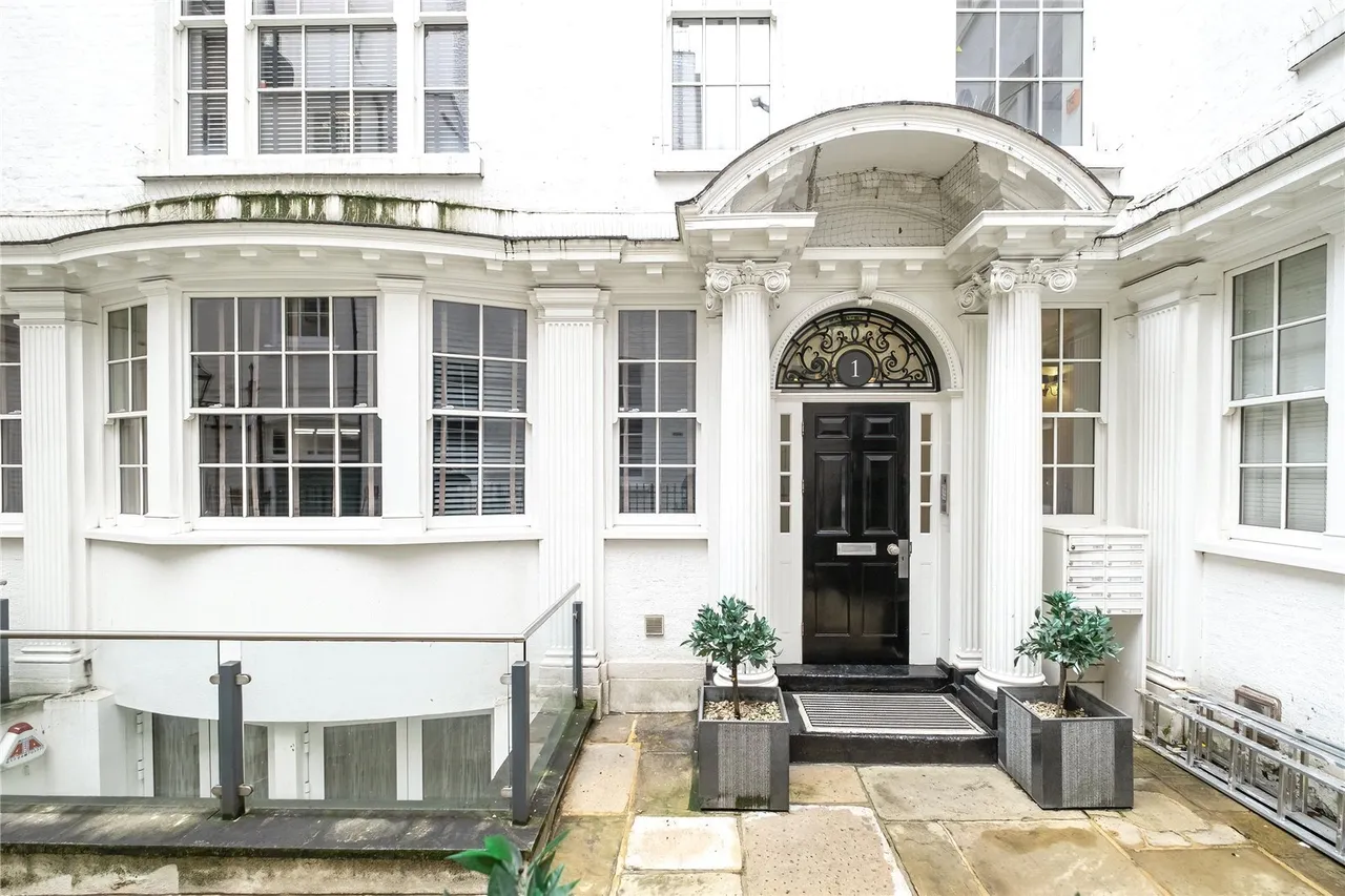 Exchange Court, London, WC2R, photo 2