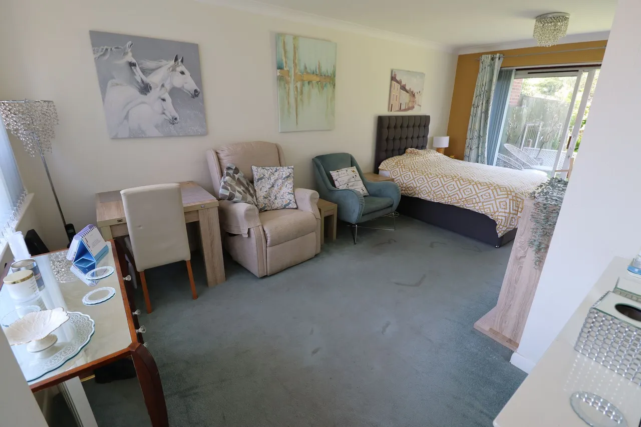 Kingswood Crescent, Rayleigh, Essex, SS6 7BH, photo 7