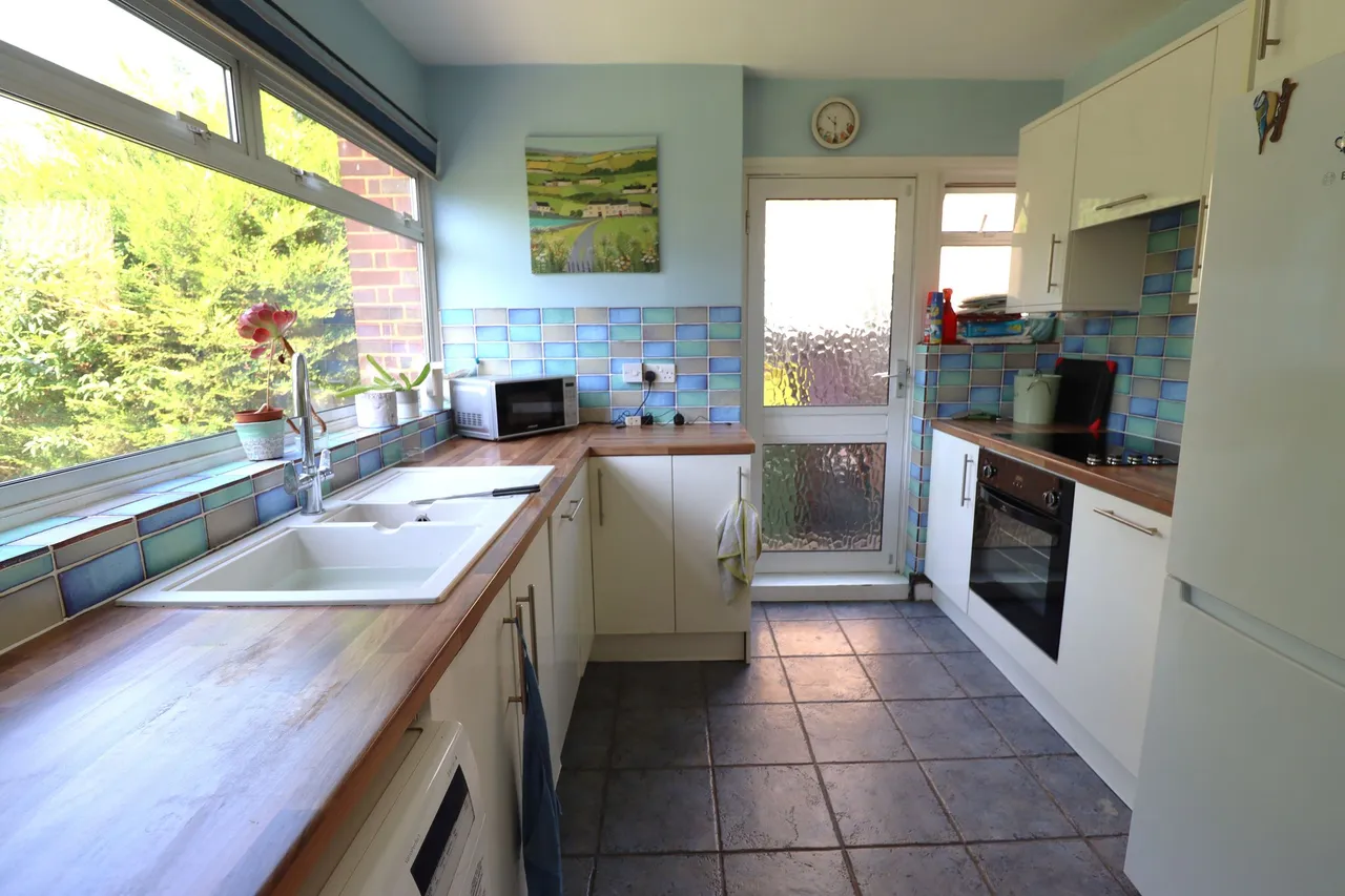 Kingswood Crescent, Rayleigh, Essex, SS6 7BH, photo 9