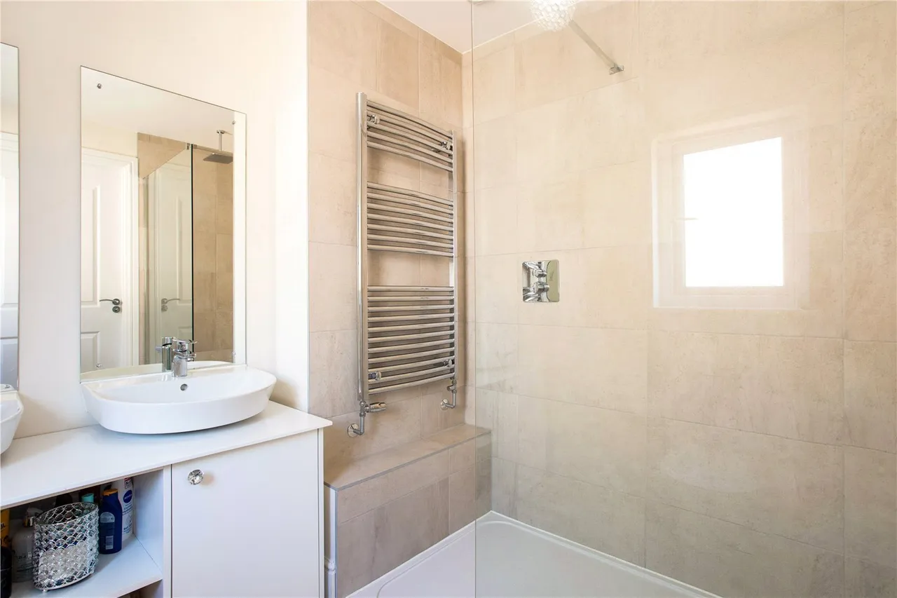 Kestrel Grove, Caddington, LU1, photo 23