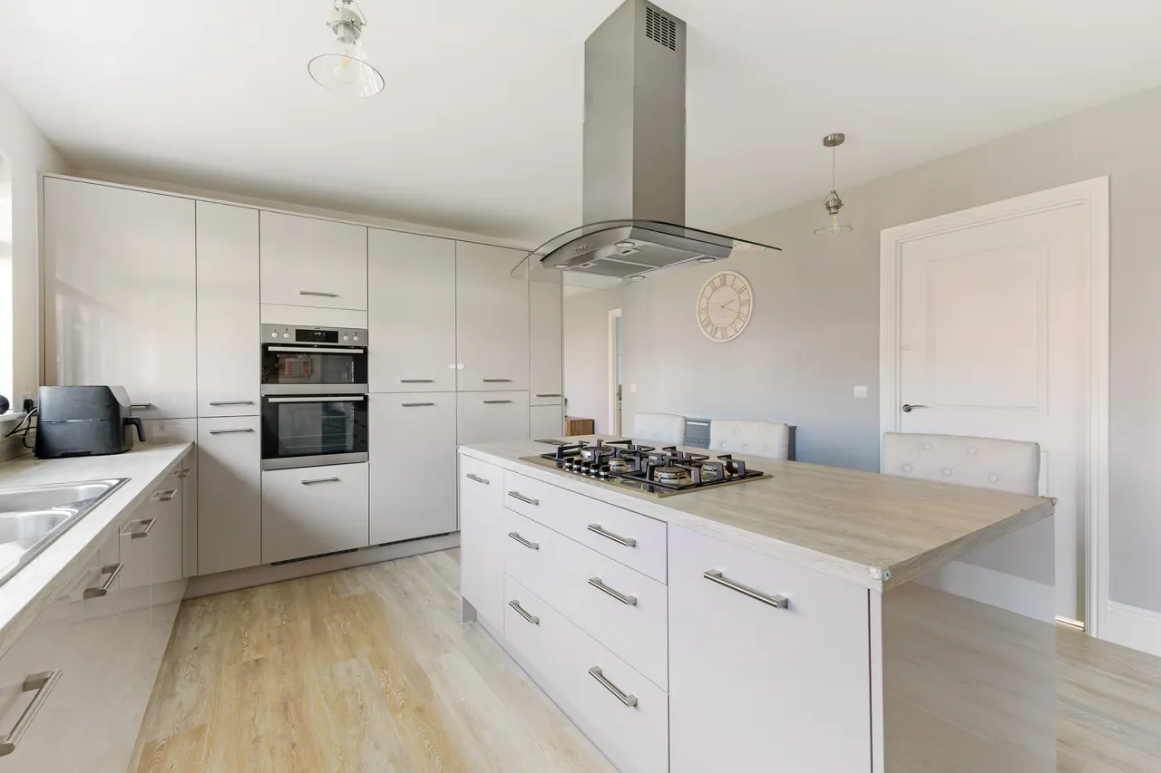 Kestrel Grove, Caddington, LU1, photo 13