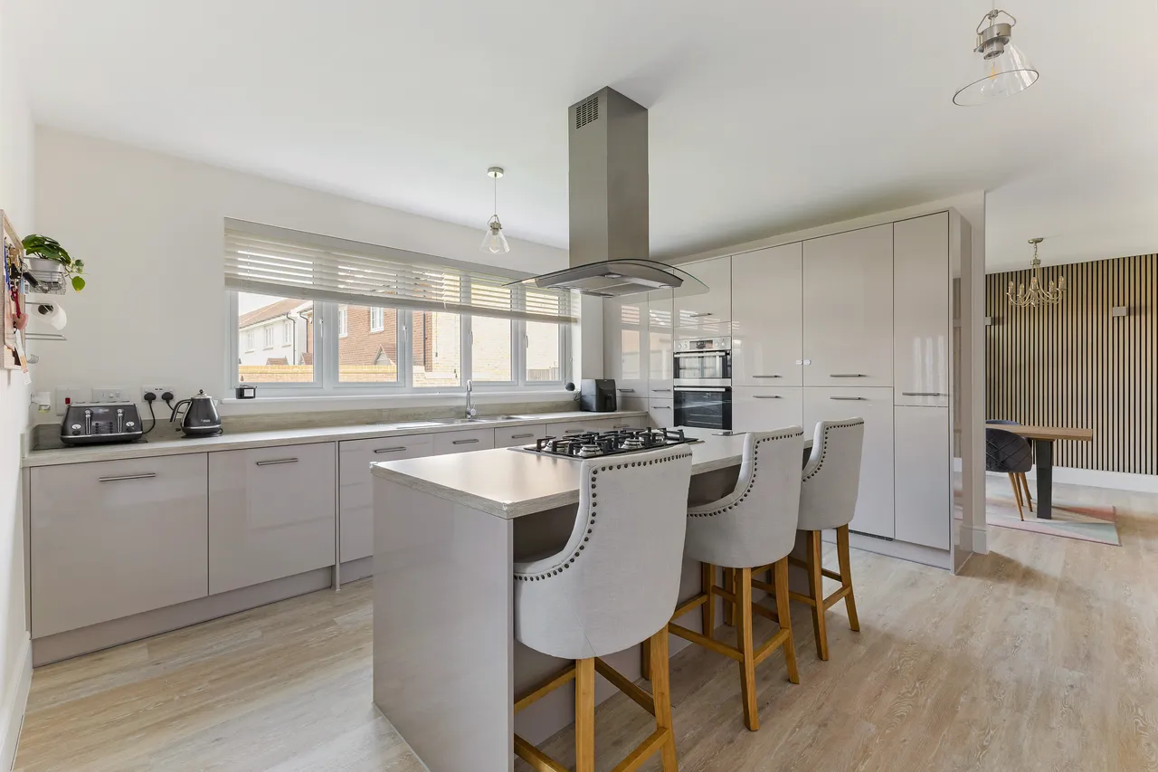 Kestrel Grove, Caddington, LU1, photo 18