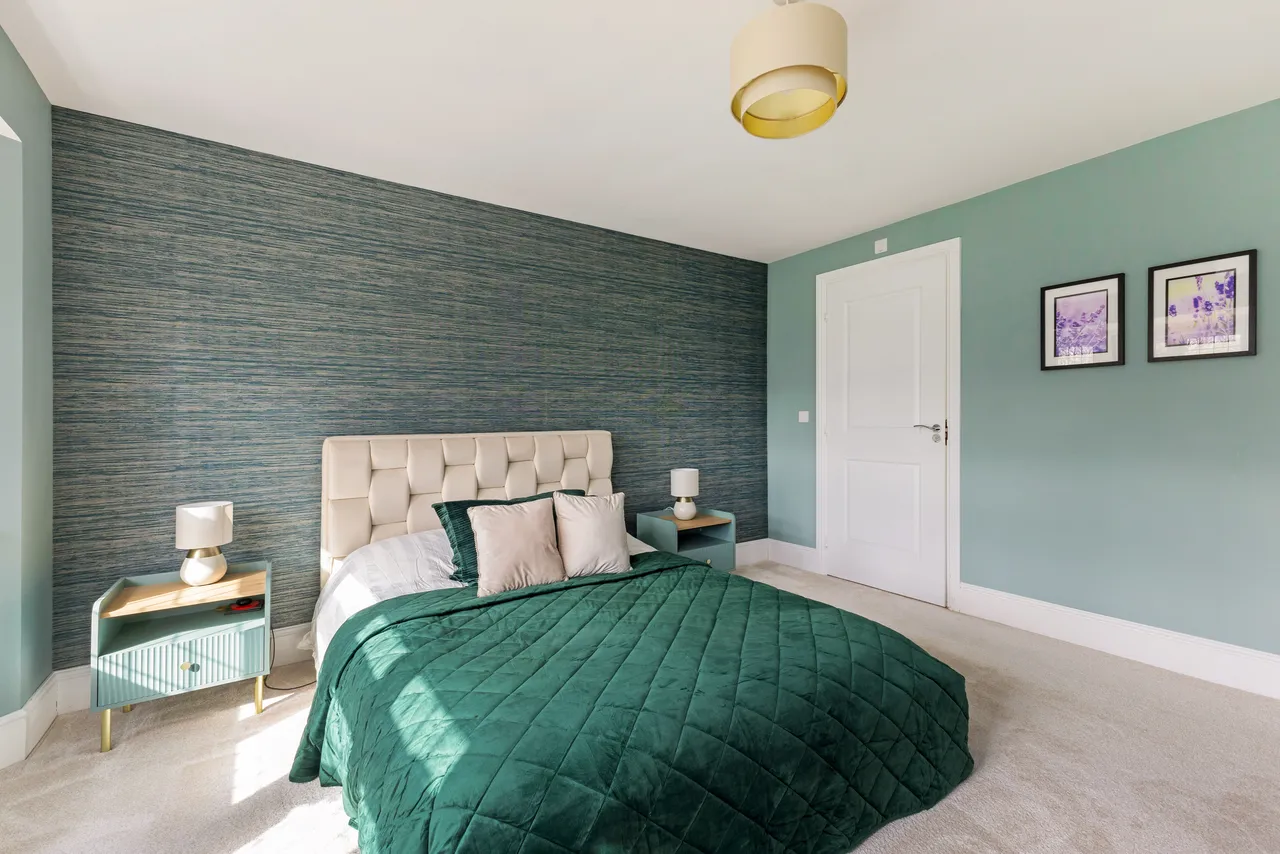 Kestrel Grove, Caddington, LU1, photo 15
