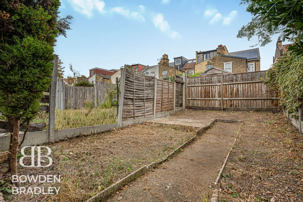 Leslie Road, London, E11, photo 22