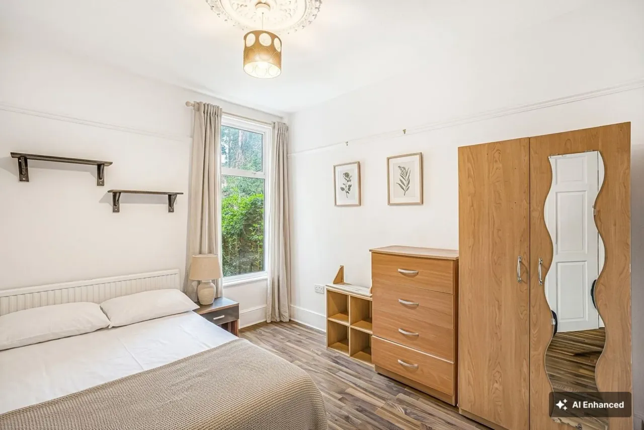 Leslie Road, London, E11, photo 11