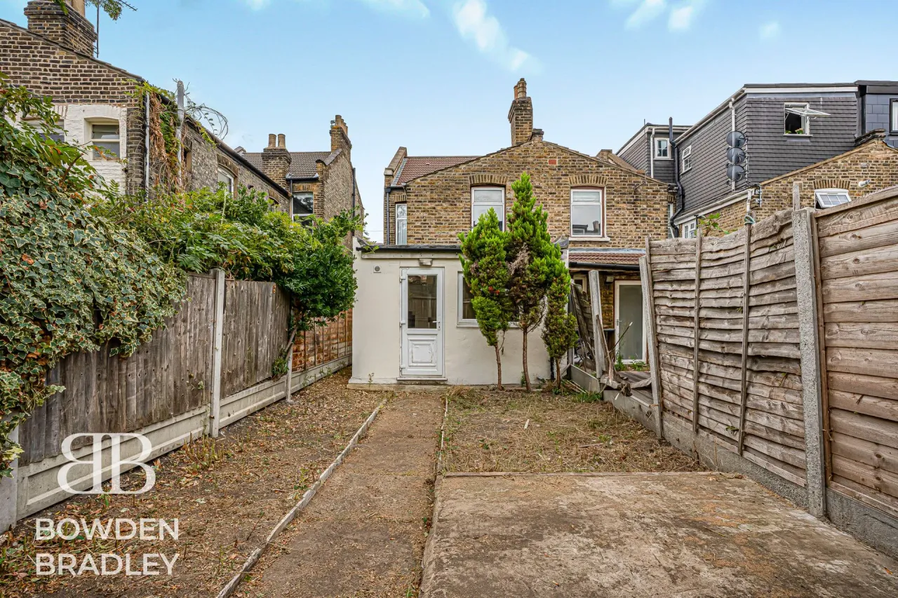 Leslie Road, London, E11, photo 23