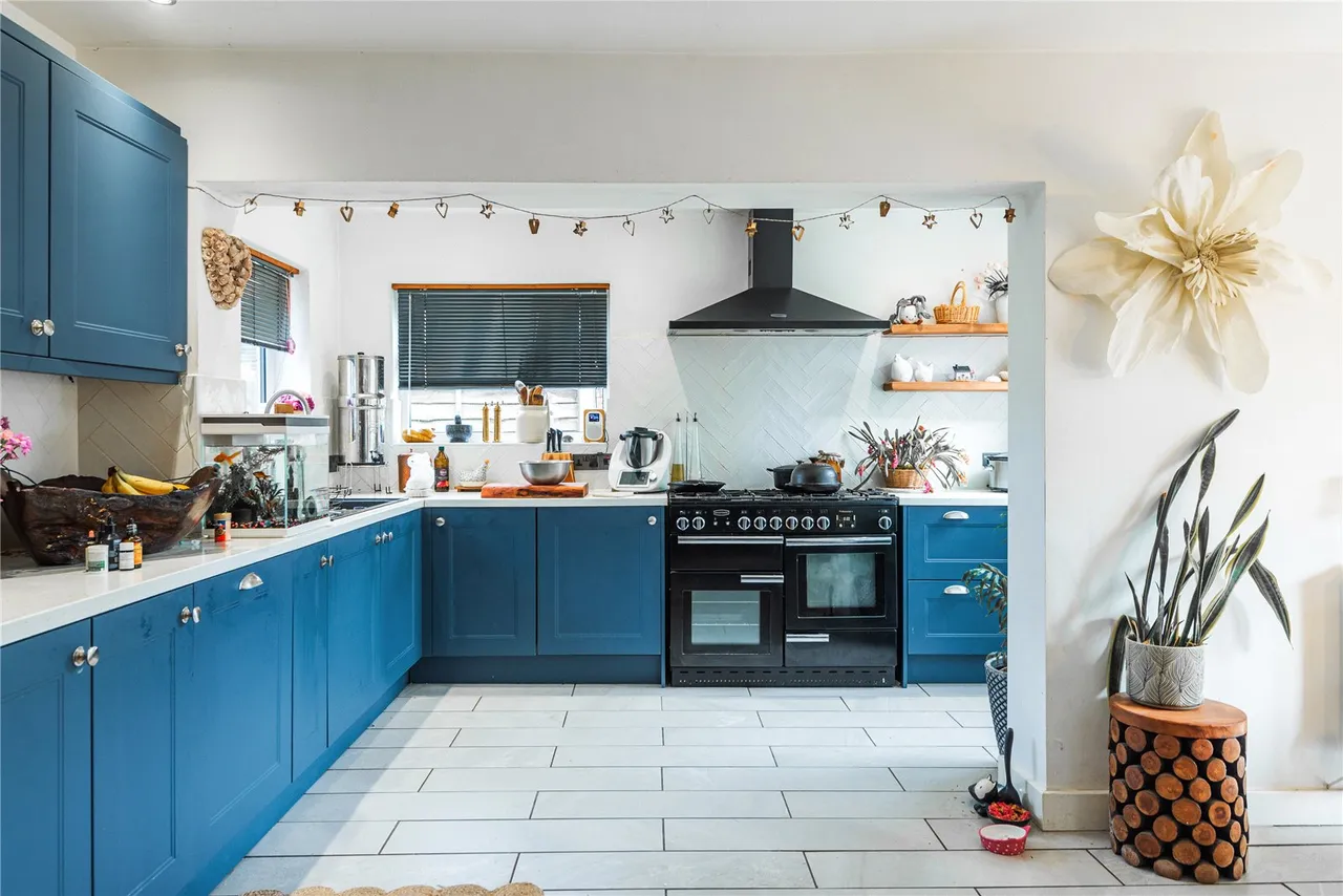 Churchill Drive, Newtown, Powys, SY16 2LE, photo 6