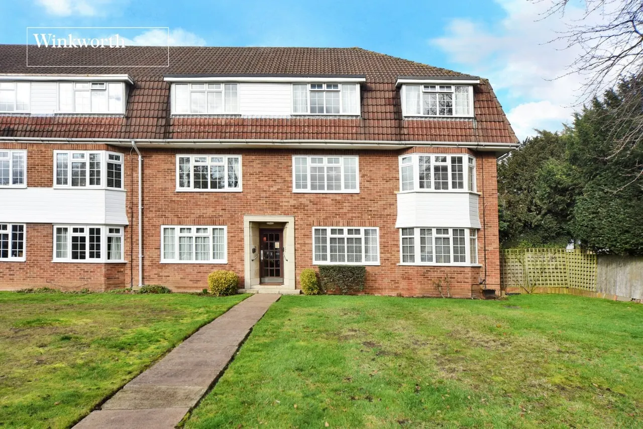 2 bed flat for sale, Hemingford Road, Cheam, SM3