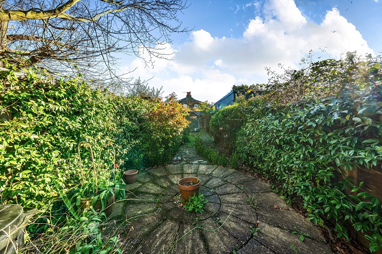 Alma Road, Esher, KT10, photo 10