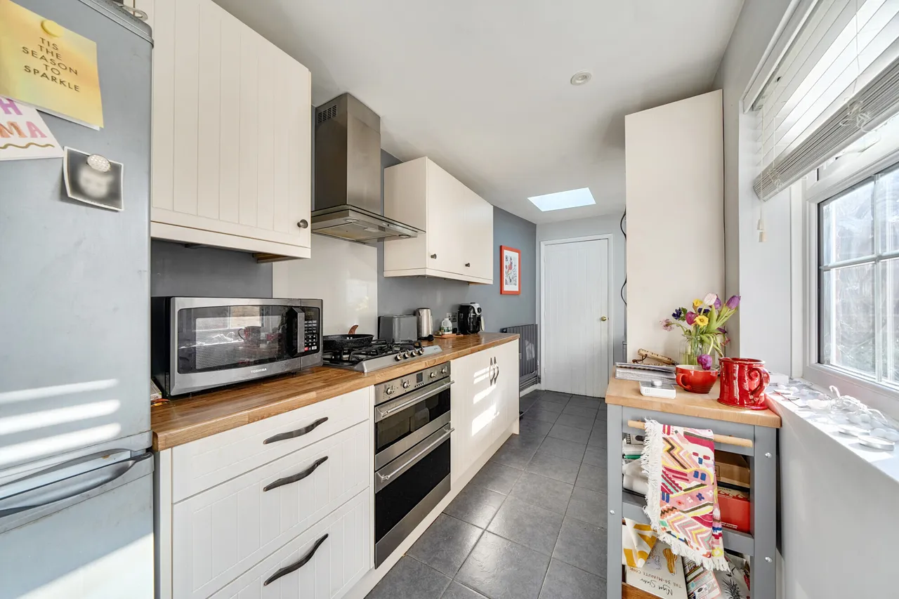 Alma Road, Esher, KT10, photo 3