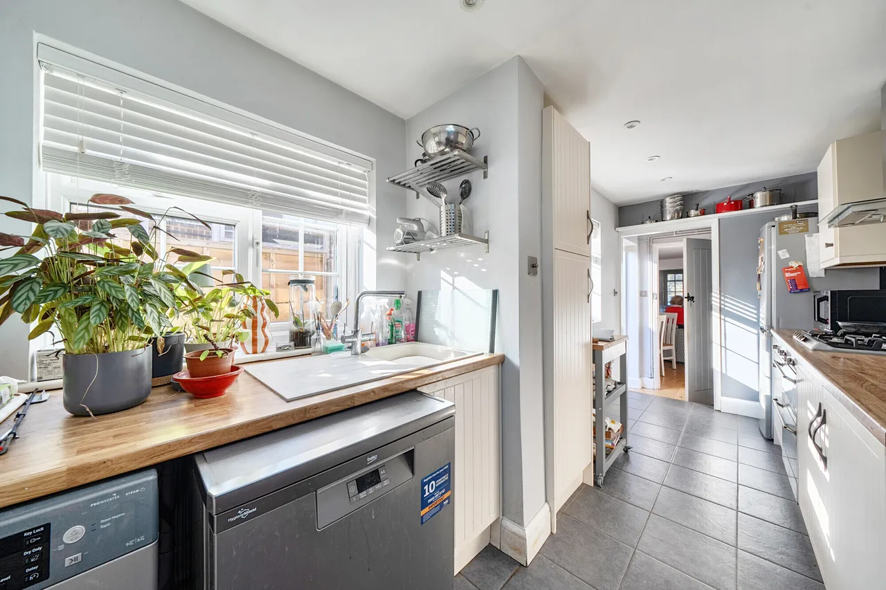 Alma Road, Esher, KT10, photo 5