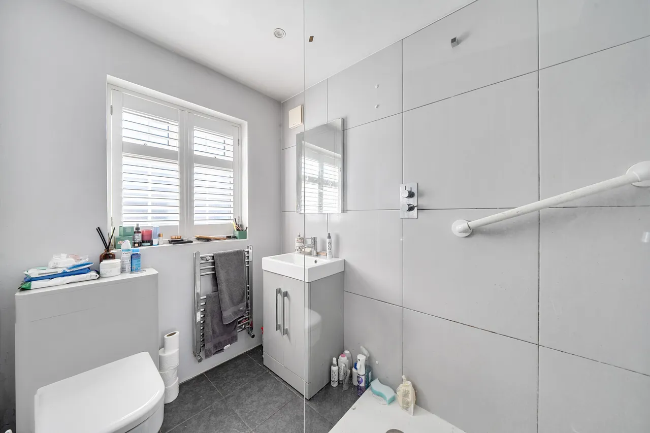 Alma Road, Esher, KT10, photo 8
