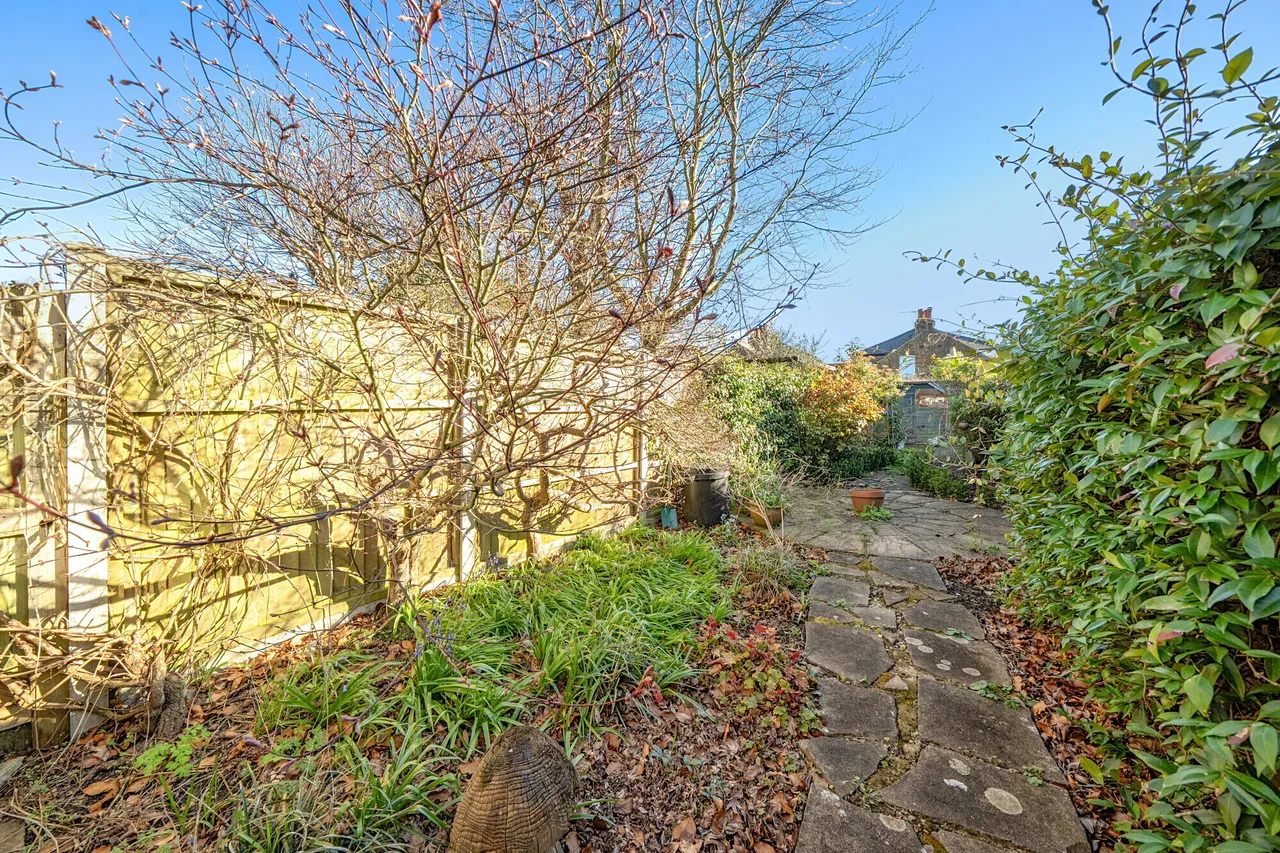 Alma Road, Esher, KT10, photo 11