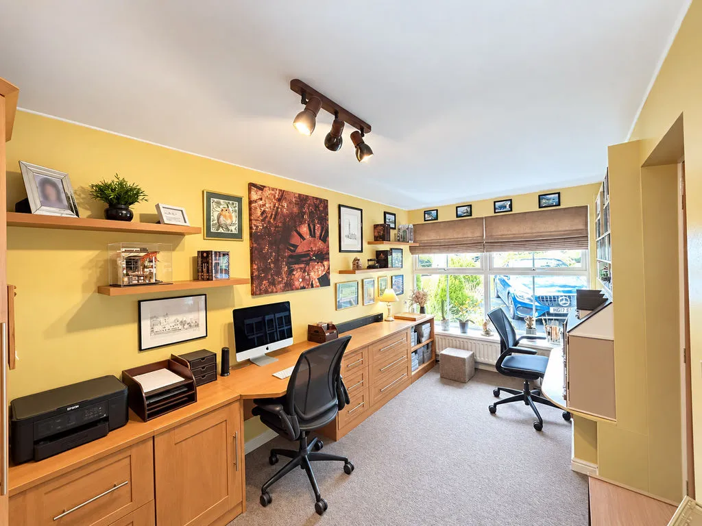 The Oaks, Bloxwich, WS3, photo 31