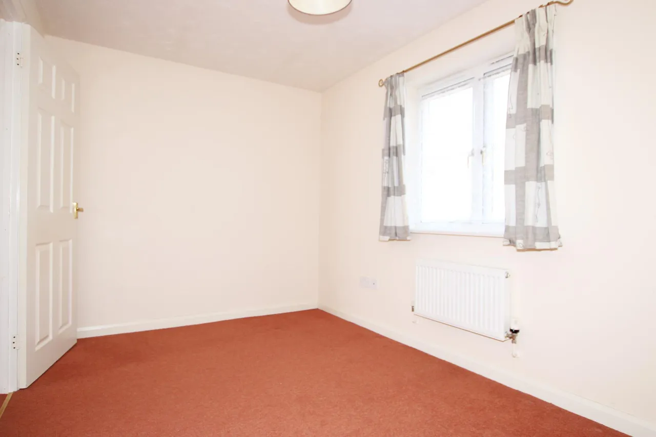 Donne Close, Rushden, NN10, photo 11