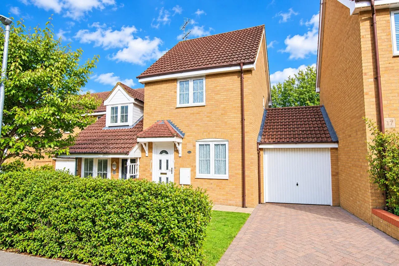 Donne Close, Rushden, NN10, photo 2