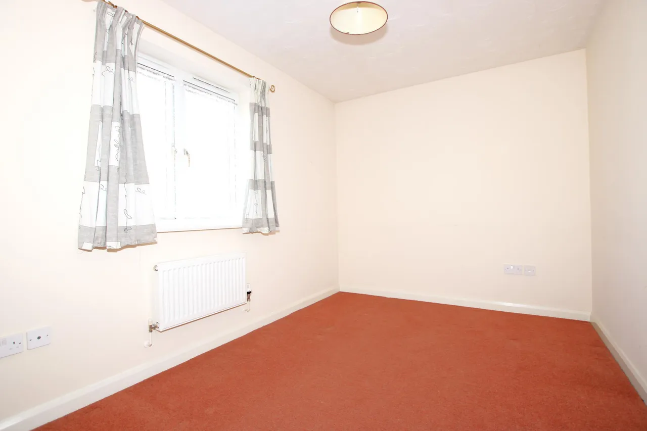 Donne Close, Rushden, NN10, photo 8