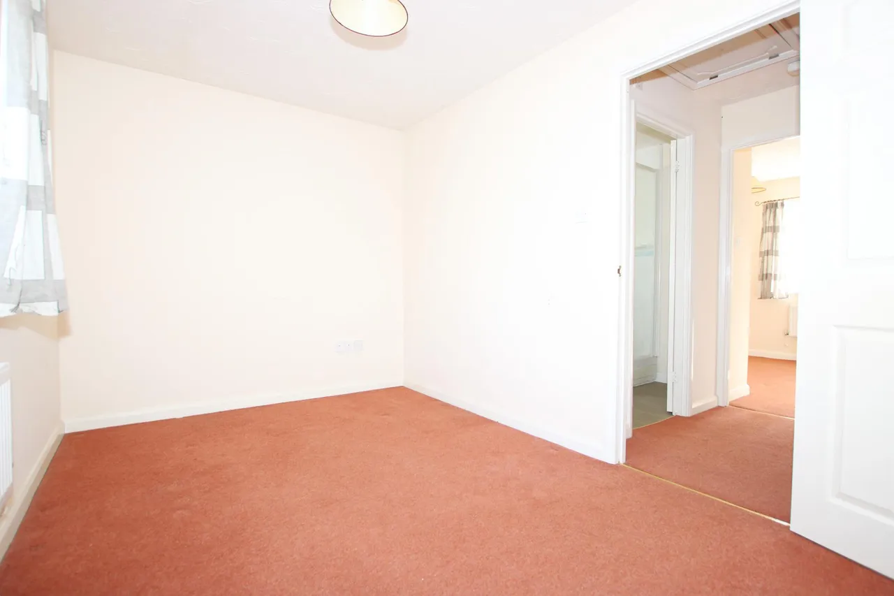 Donne Close, Rushden, NN10, photo 7