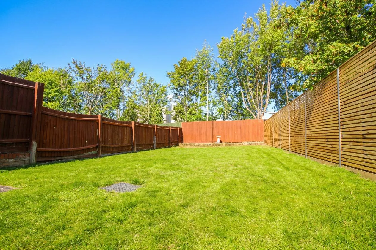 Donne Close, Rushden, NN10, photo 14