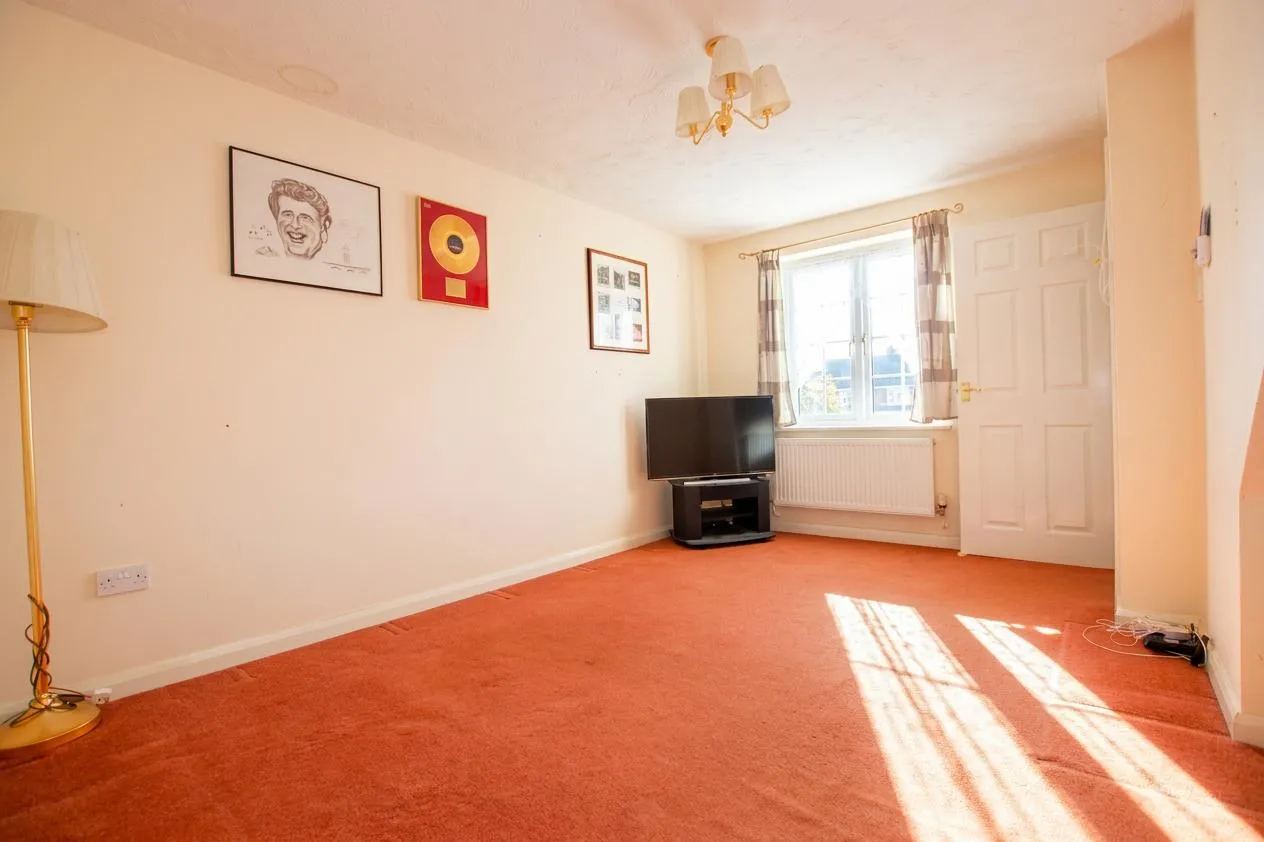 Donne Close, Rushden, NN10, photo 4