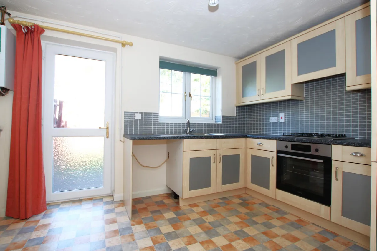 Donne Close, Rushden, NN10, photo 6