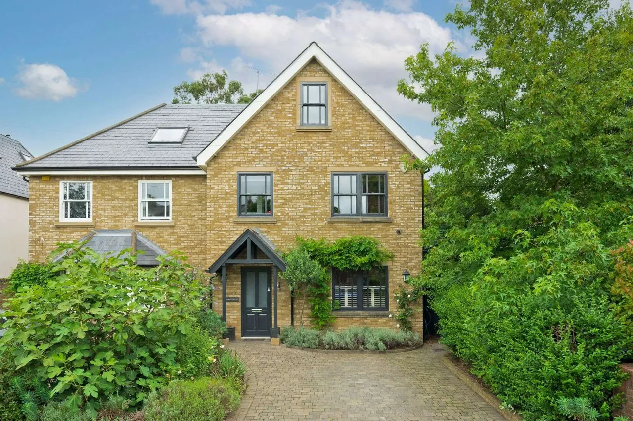 5 bed house for sale — Vine Road, East Molesey, Surrey, KT8 9LF