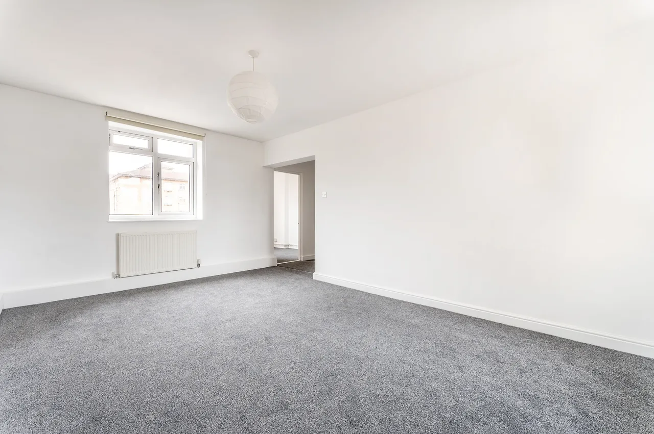 2 bed flat to rent — 13 Tait Court, Lansdowne Green, London