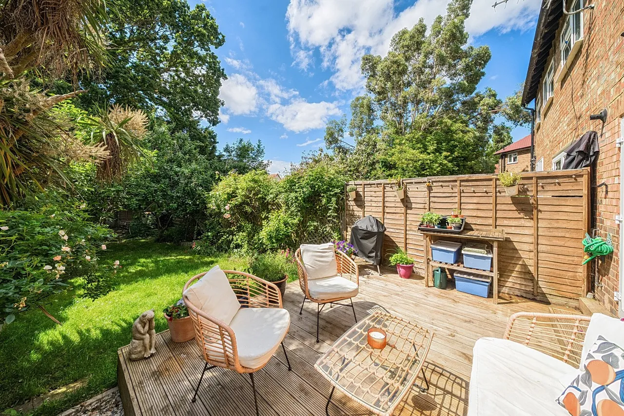 Eltham Palace Road, SE9, photo 12