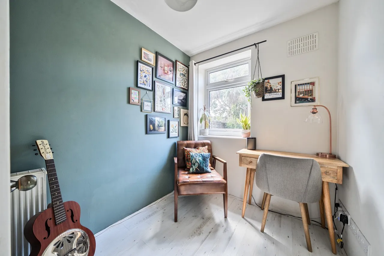 Eltham Palace Road, SE9, photo 9