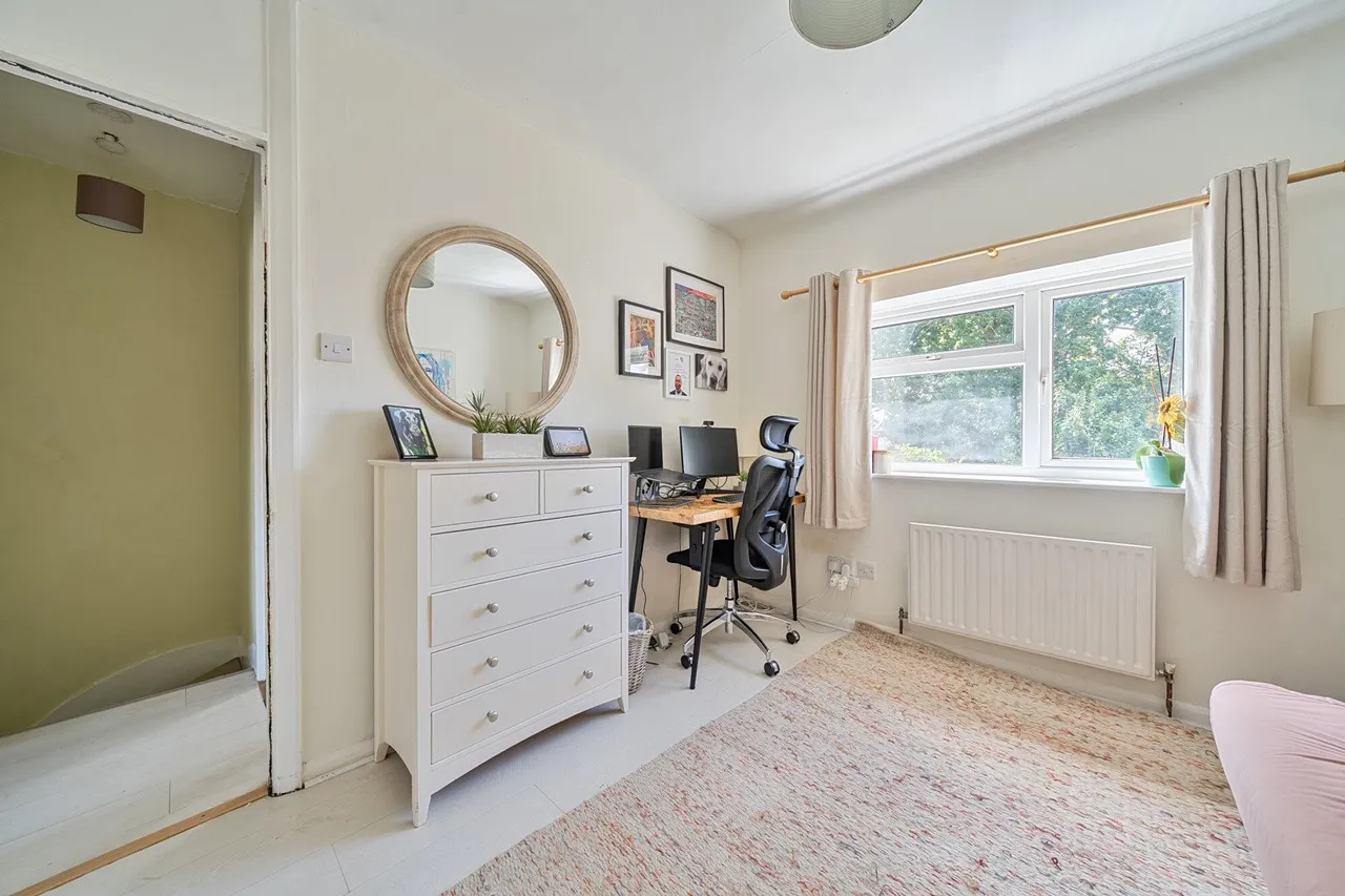 Eltham Palace Road, SE9, photo 13