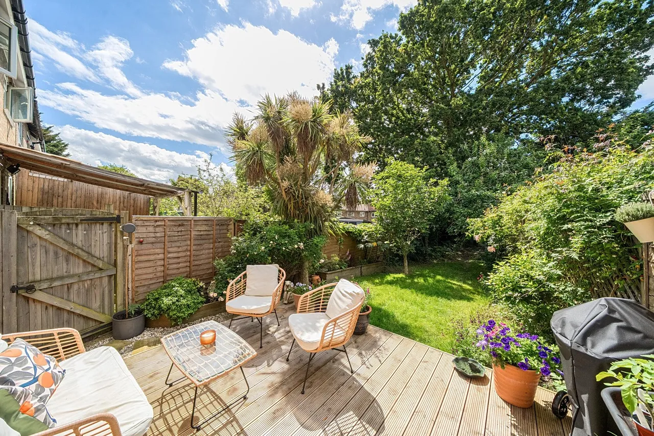 Eltham Palace Road, SE9, photo 4